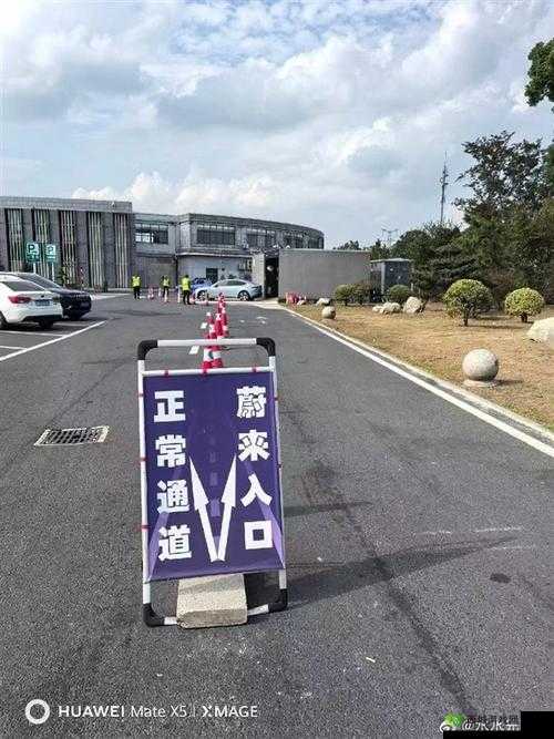 已满十八请点此处转入:成年人的专属通道